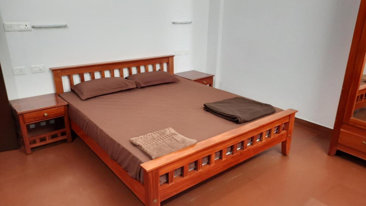 Poovar Sea View Rooms And Boating Family & Couple Only Eksteriør billede