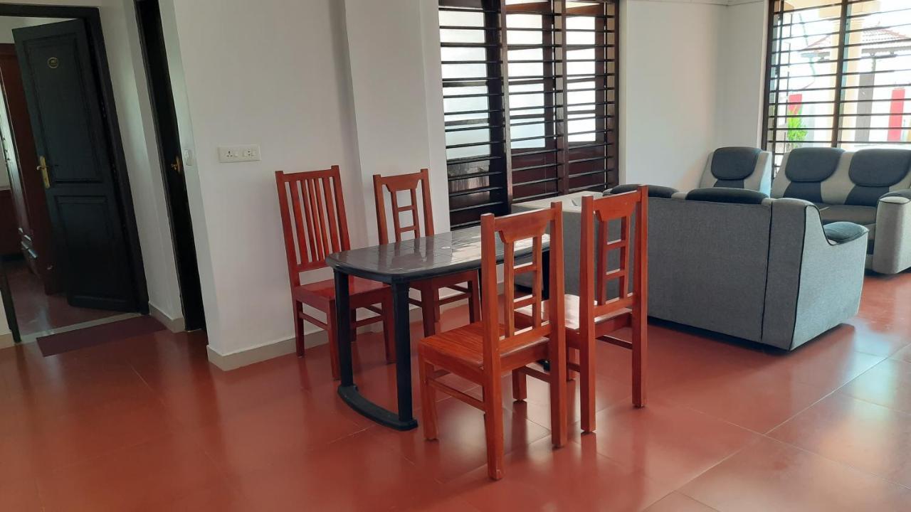 Poovar Sea View Rooms And Boating Family & Couple Only Eksteriør billede