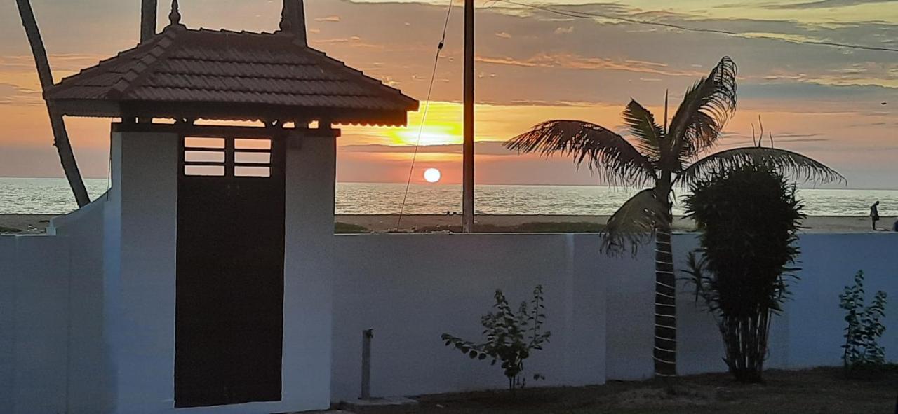 Poovar Sea View Rooms And Boating Family & Couple Only Eksteriør billede