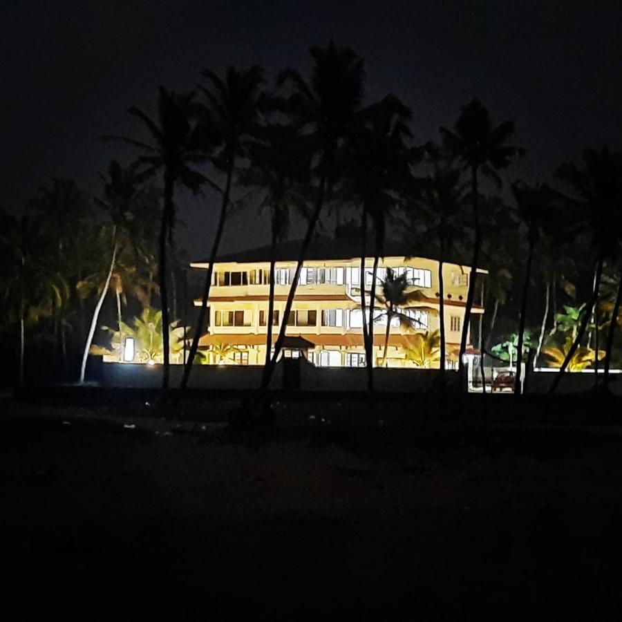 Poovar Sea View Rooms And Boating Family & Couple Only Eksteriør billede