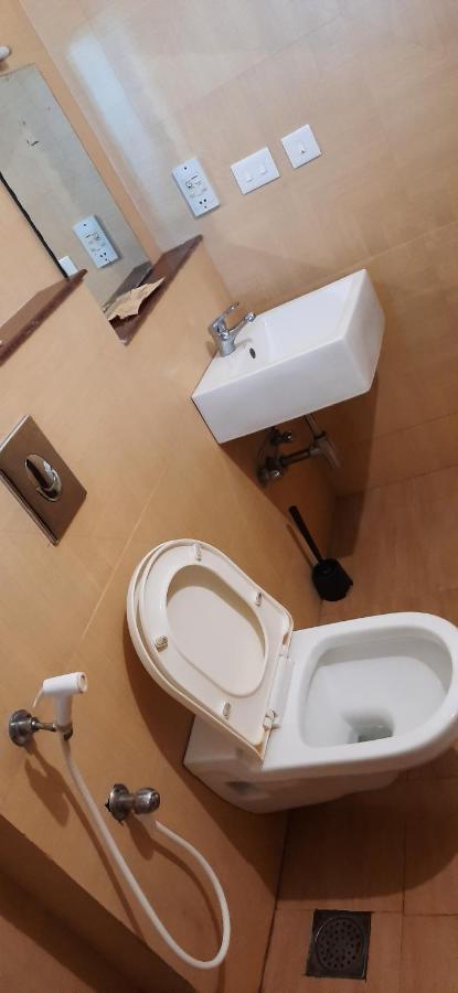 Poovar Sea View Rooms And Boating Family & Couple Only Eksteriør billede